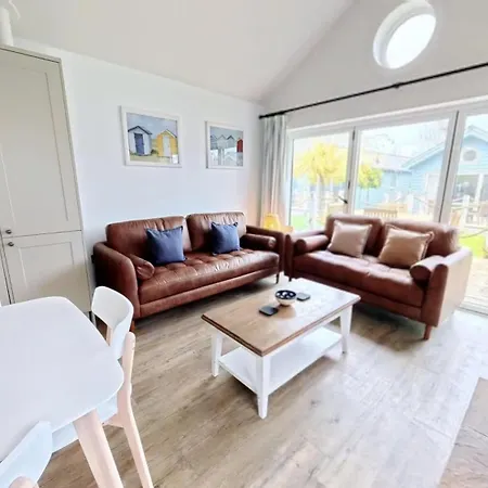 Sea Dog - Part Of The The Bay Village With Pool, Gym And Direct Access, Pub, Restaurant, Tennis And Meadows Walks Hébergement de vacances *