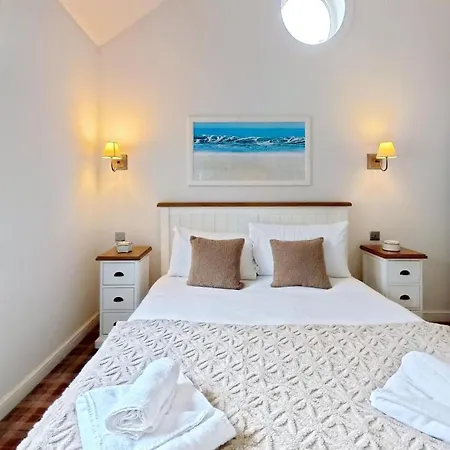 Hébergement de vacances Sea Dog - Part Of The The Bay Village With Pool, Gym And Direct Access, Pub, Restaurant, Tennis And Meadows Walks *
