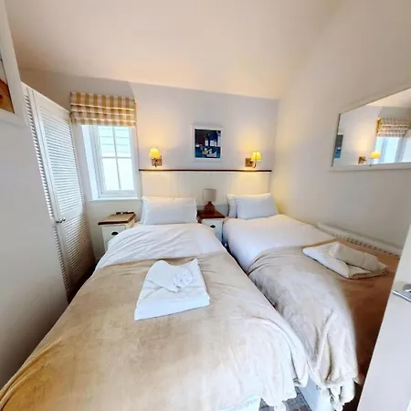 Sea Dog - Part Of The The Bay Village With Pool, Gym And Direct Access, Pub, Restaurant, Tennis And Meadows Walks *