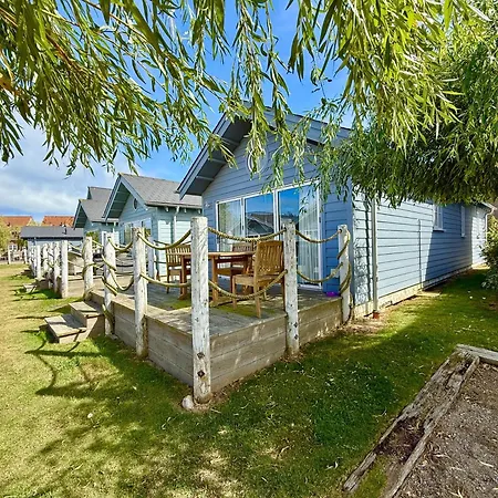 Sea Dog - Part Of The The Bay Village With Pool, Gym And Direct Access, Pub, Restaurant, Tennis And Meadows Walks Filey